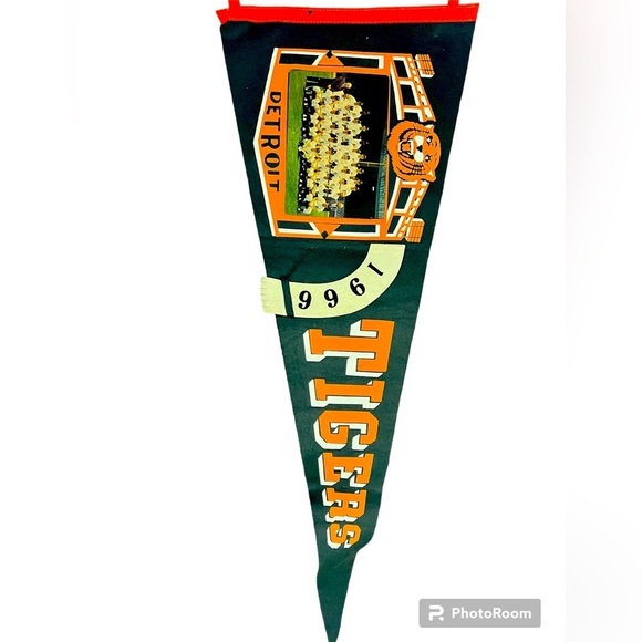 Vintage 1966 Detroit Tigers Team Photo Flag - Picture 3 of 8